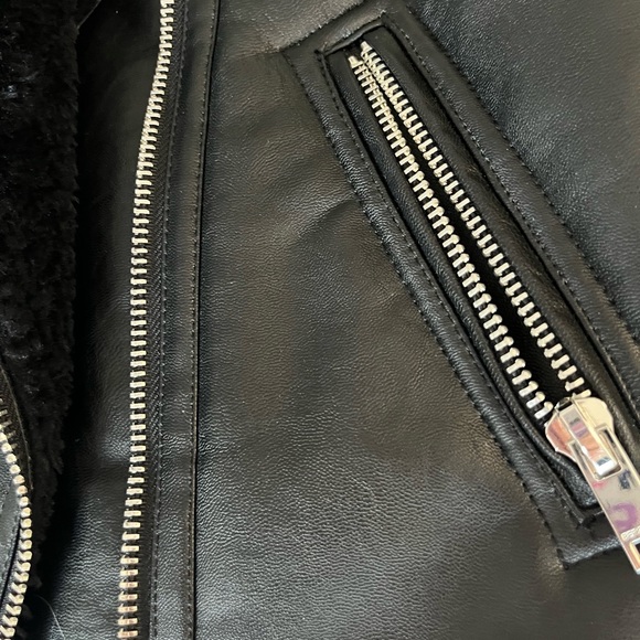 Faux leather Sherpa vest Bershka - Picture 2 of 3